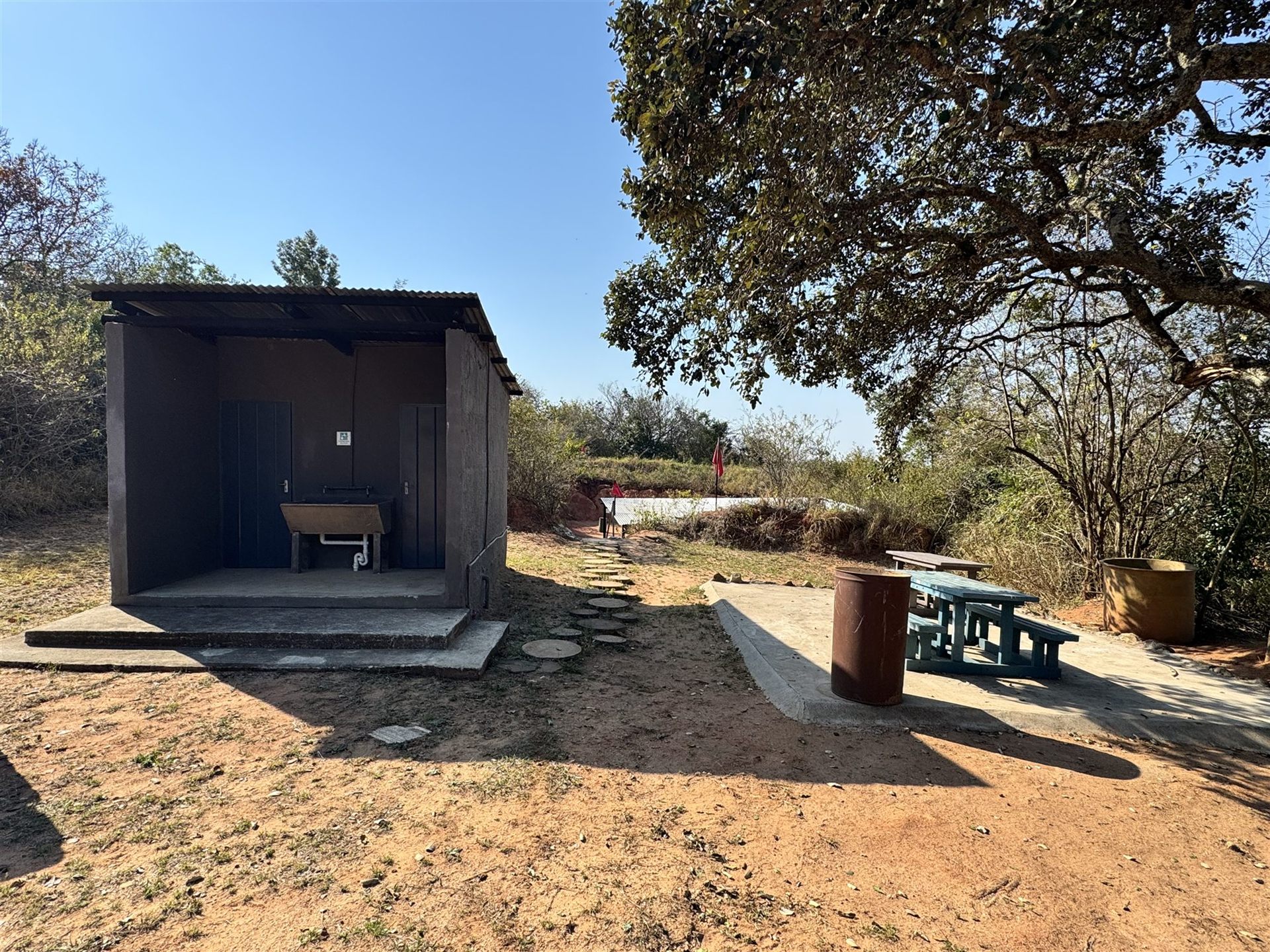 Bathroom and braai facilities at JW Shooting Range